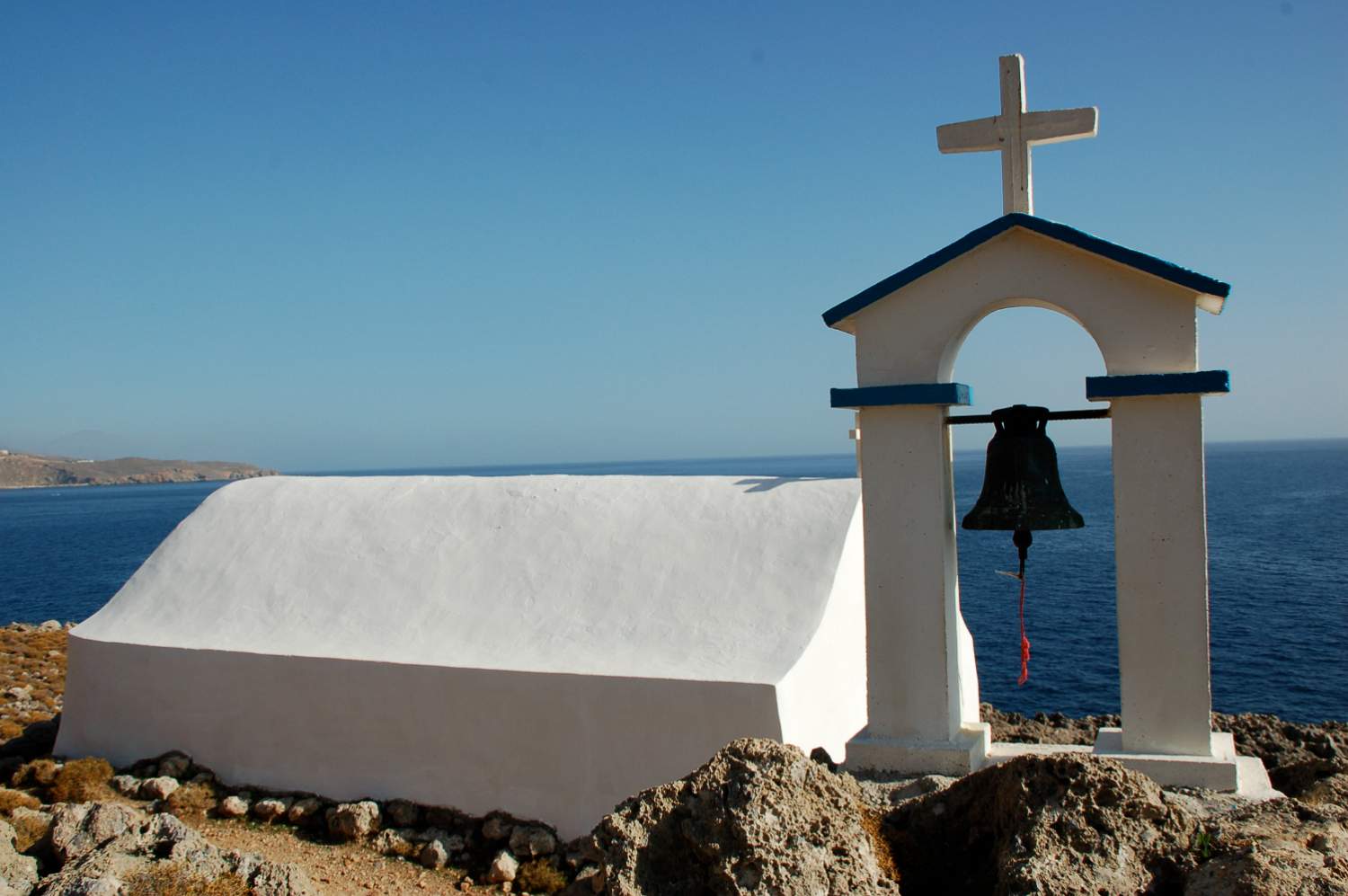 Orthodox church on Santorini.JPG