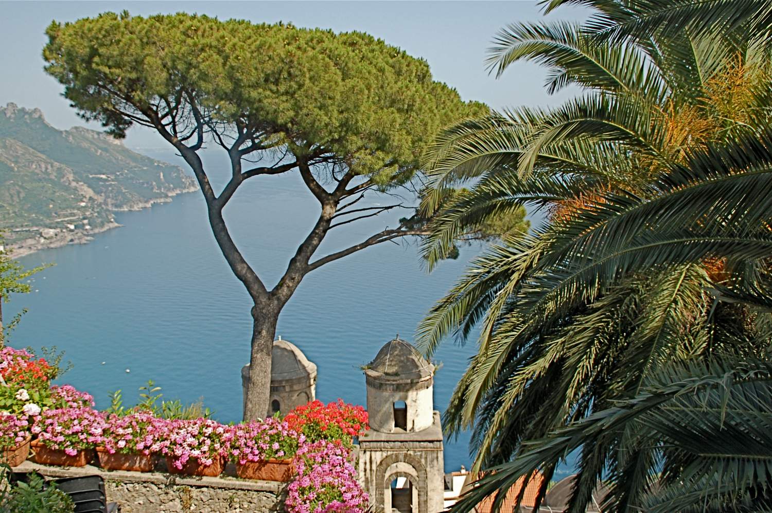 Amalfi Coast view from Villa Rufolo gardens in Ravello.JPG